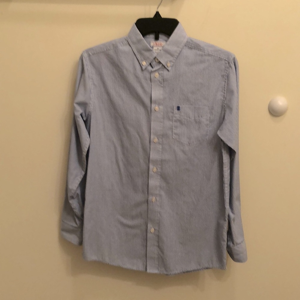 NWOT IZOD Boys Dress shirt.